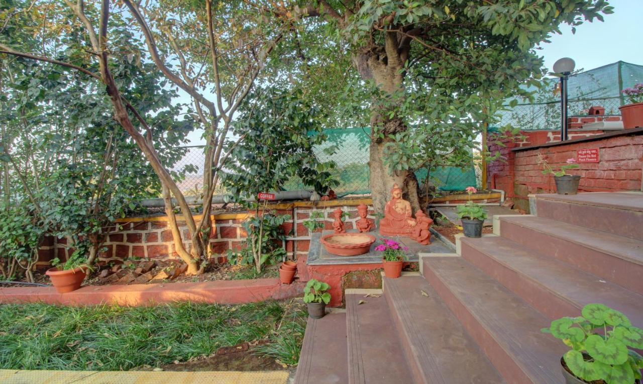 Treebo Jeevan Village Панчгани Экстерьер фото